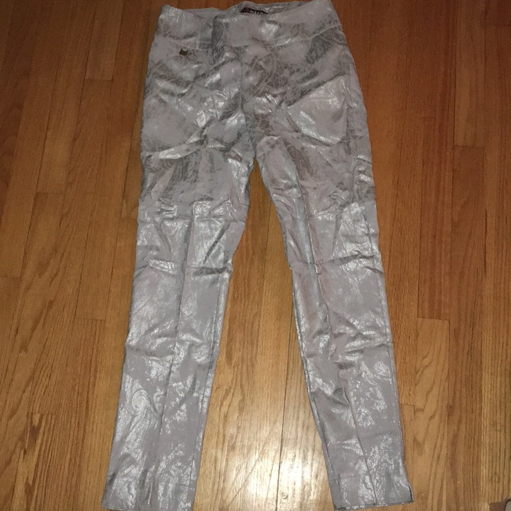 Peck & Peck metallic Silver/ Gray Pants